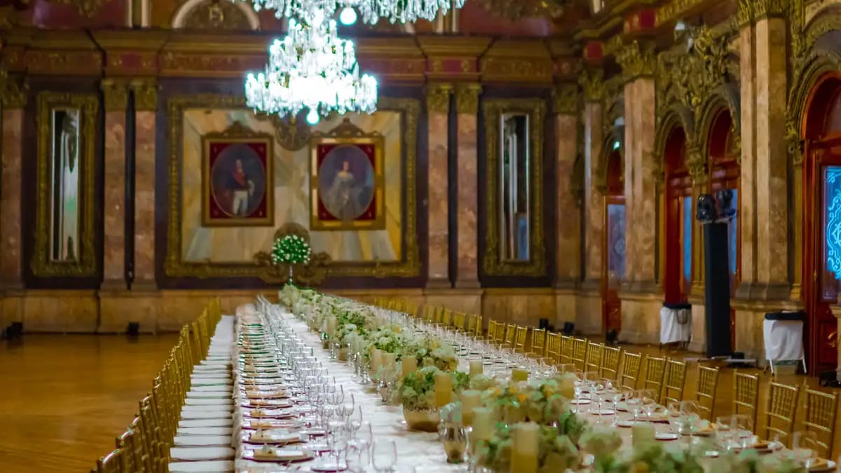 Mesa Imperial en el Salón de los Reyes en el Casino Español